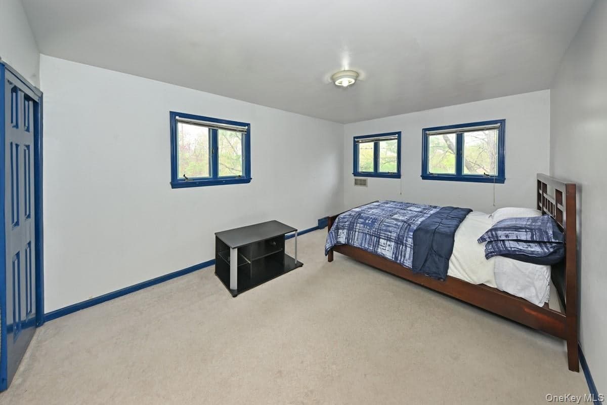 19 Sterling Road thumbnail 10