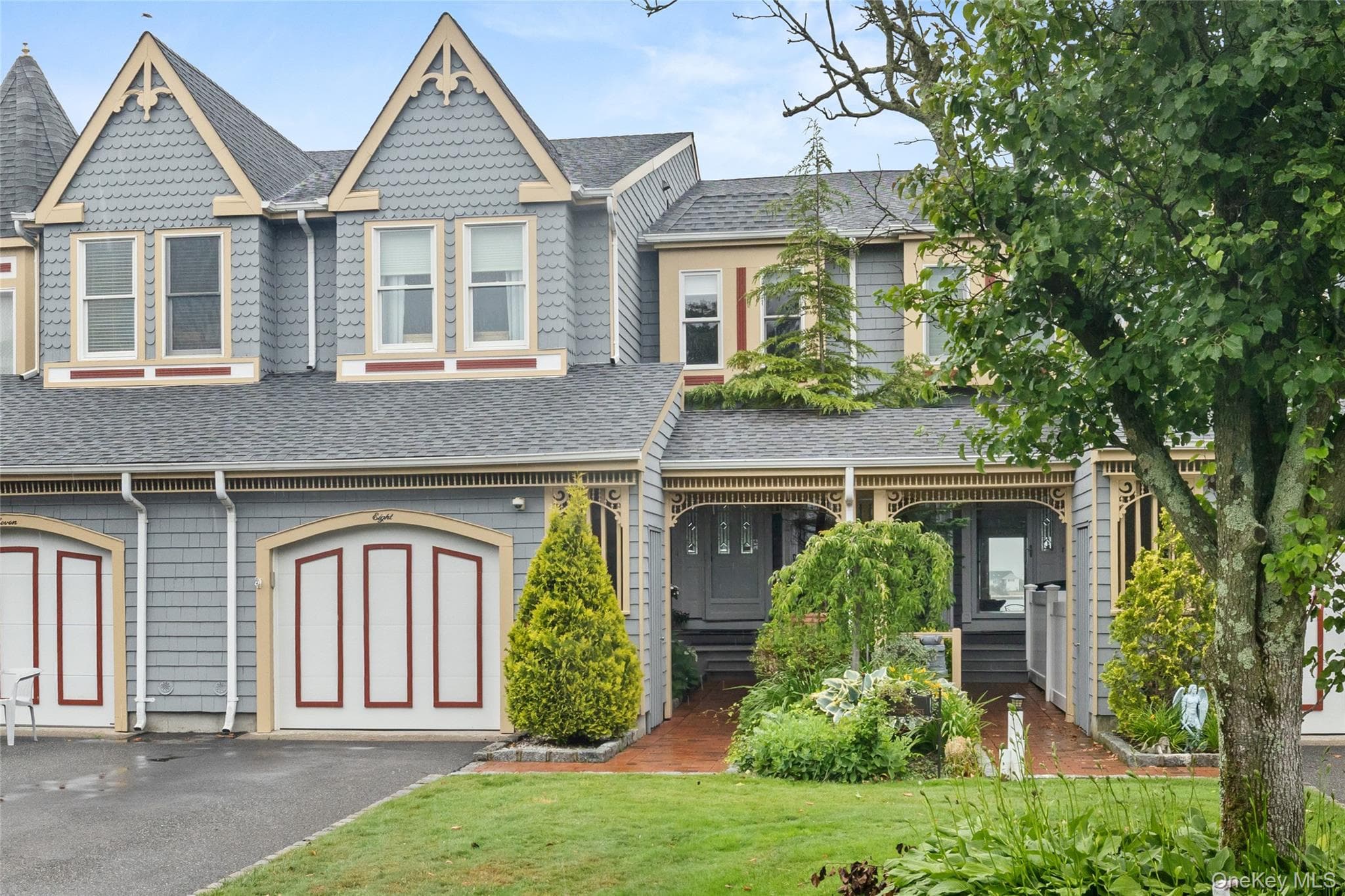 8 Victoria Drive Unit: 8 thumbnail 2
