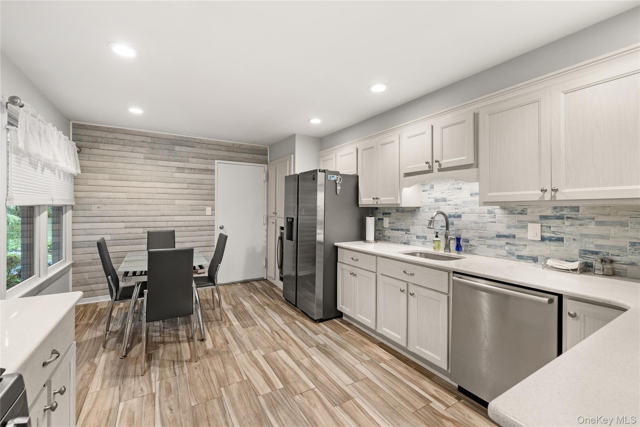 8 Victoria Drive Unit: 8 thumbnail 12