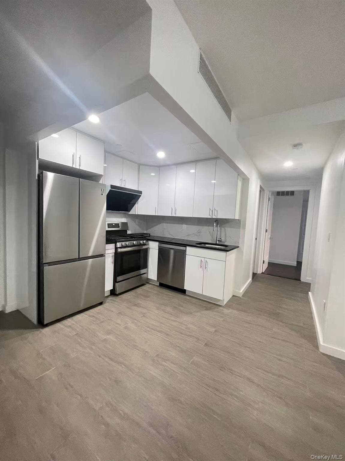144-27 Sanford Avenue Unit: 2K thumbnail 7