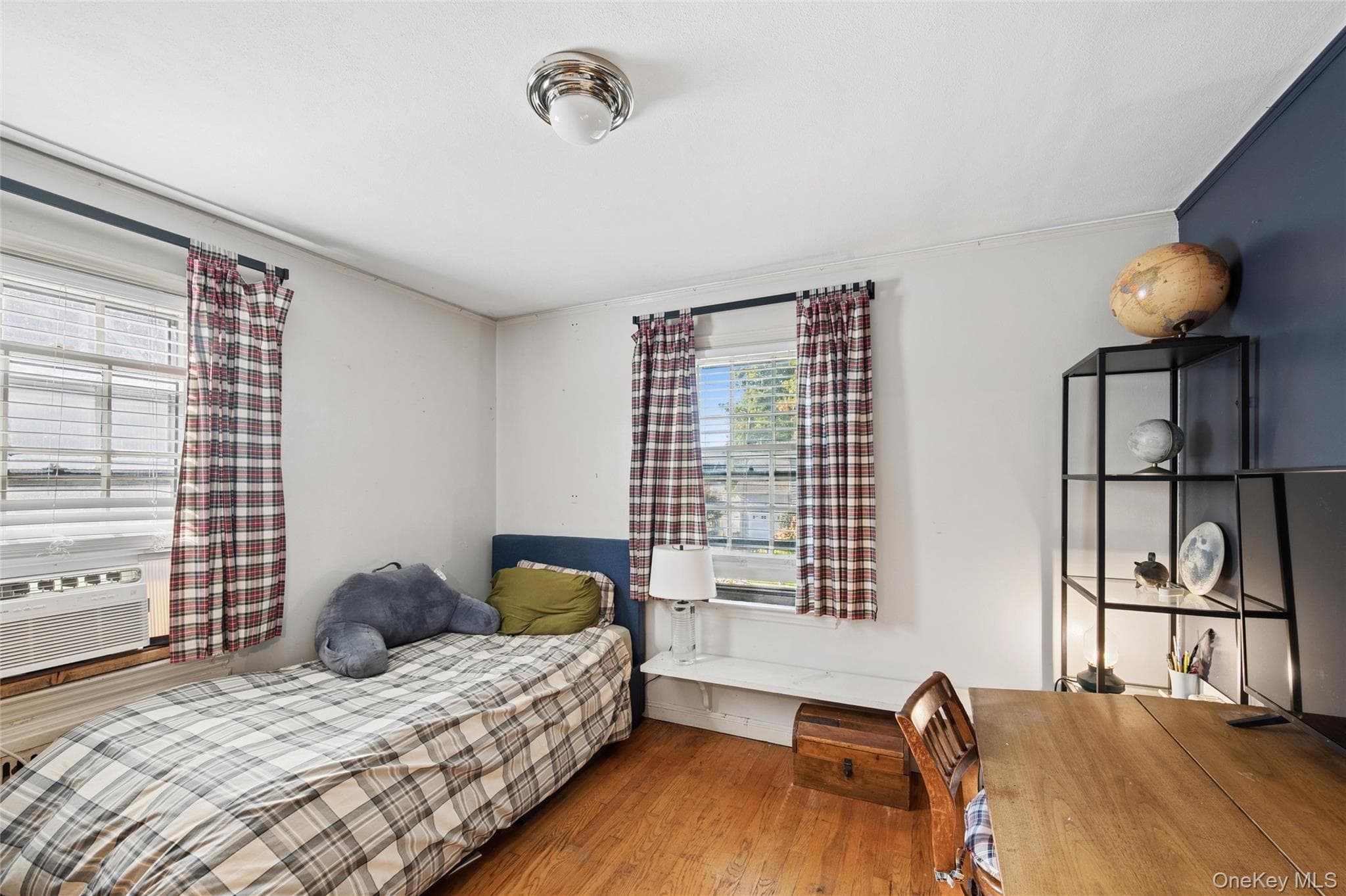 1569 Hewlett Avenue thumbnail 14