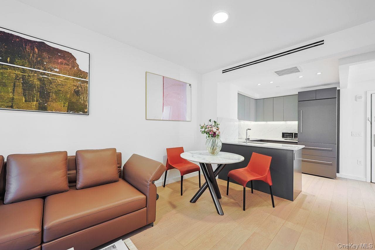300 W 30th Street Unit: 10D thumbnail 19