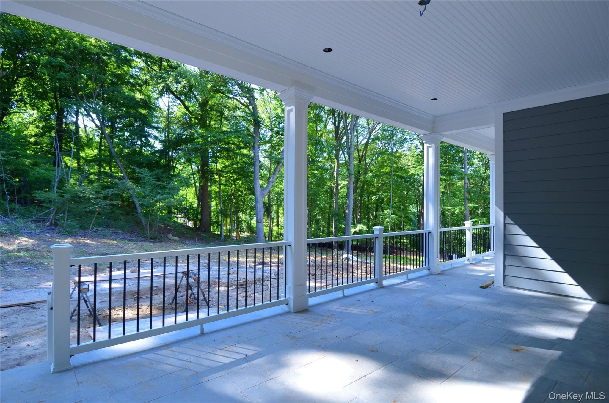 550 Moriches Road thumbnail 11