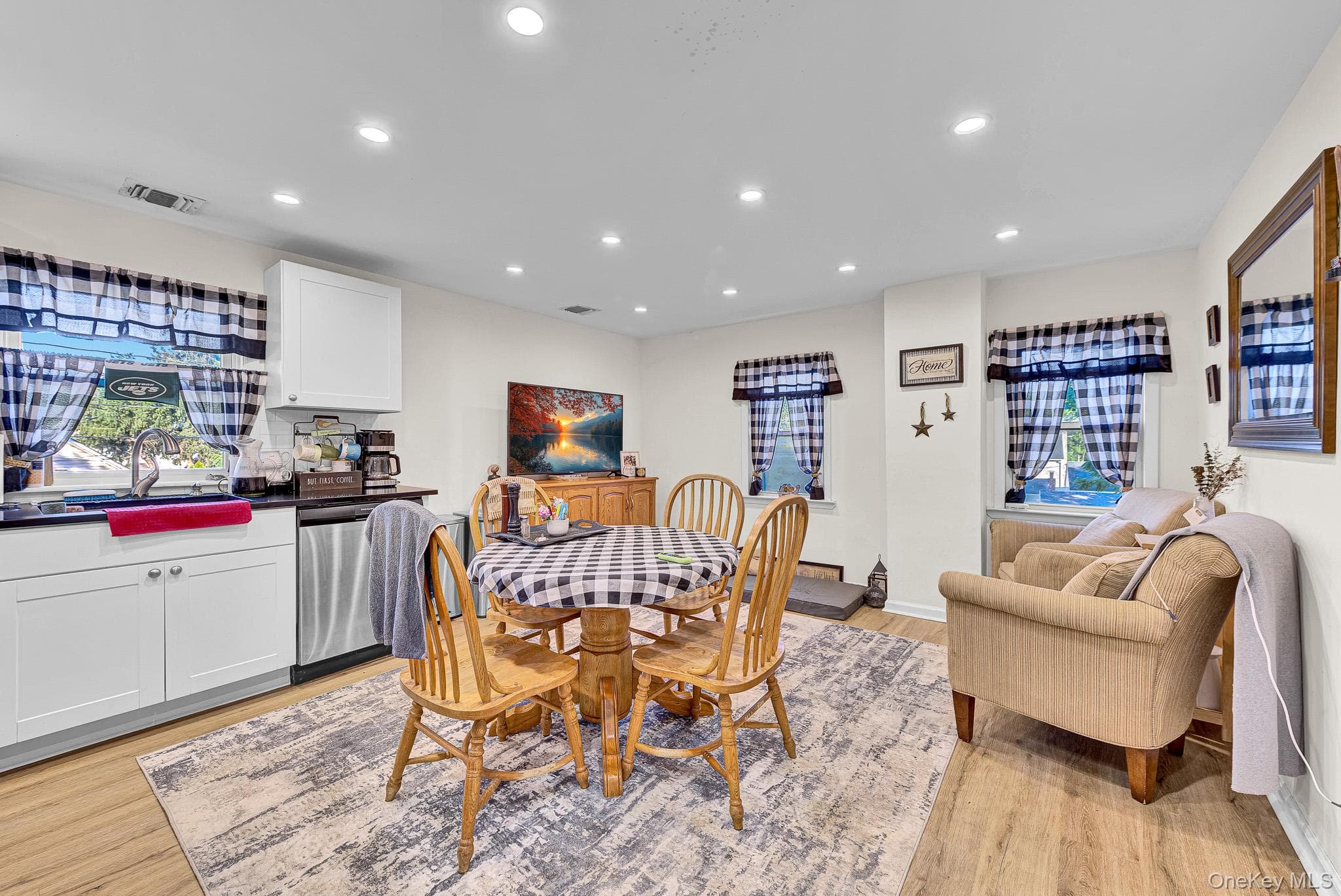 50 Pulaski Road thumbnail 9