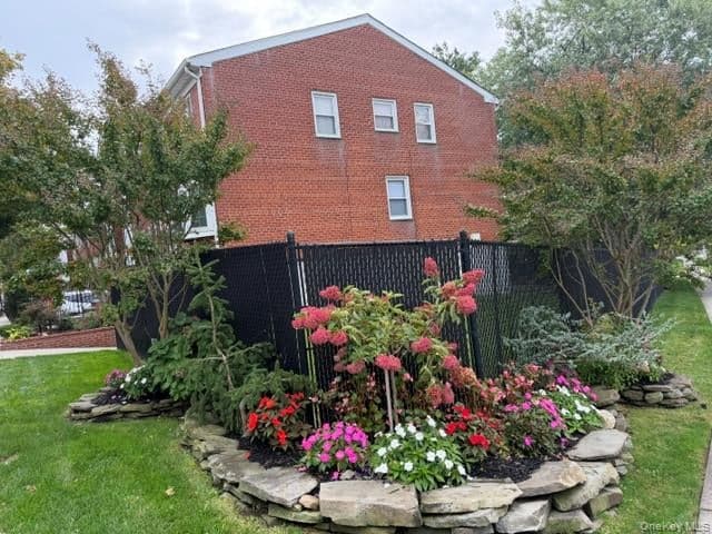 6275 Douglaston Parkway Unit: 11 thumbnail 40