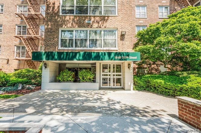 18-65 211th Street Unit: 5G, Bayside