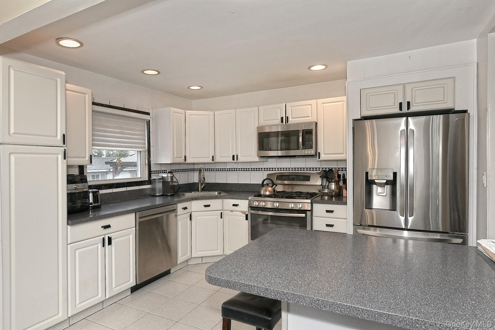 3730 Bernard Drive thumbnail 14