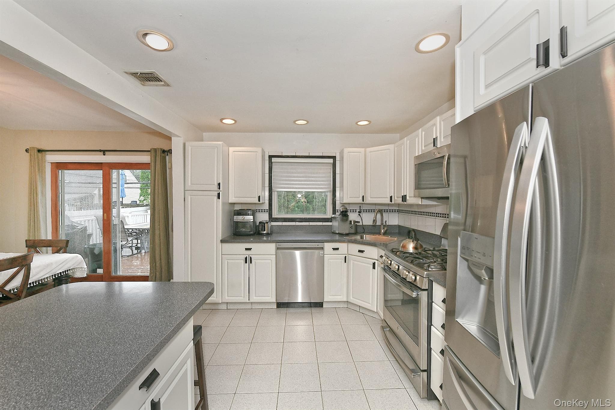 3730 Bernard Drive thumbnail 17