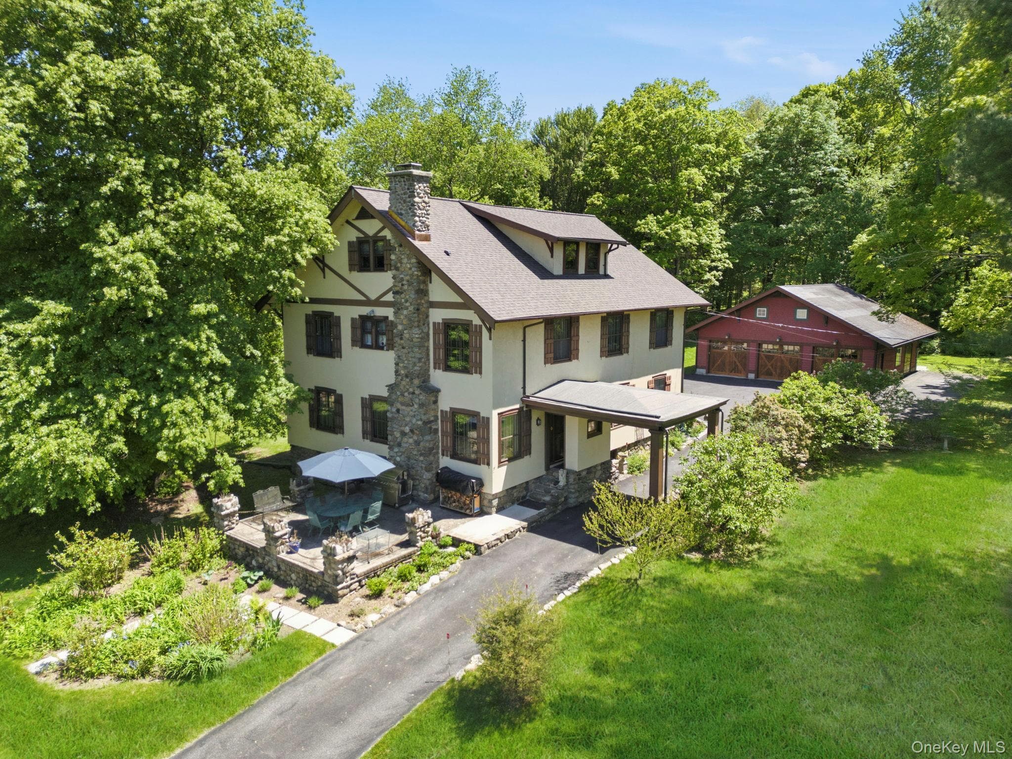 8 Elmer Galloway Road, Katonah