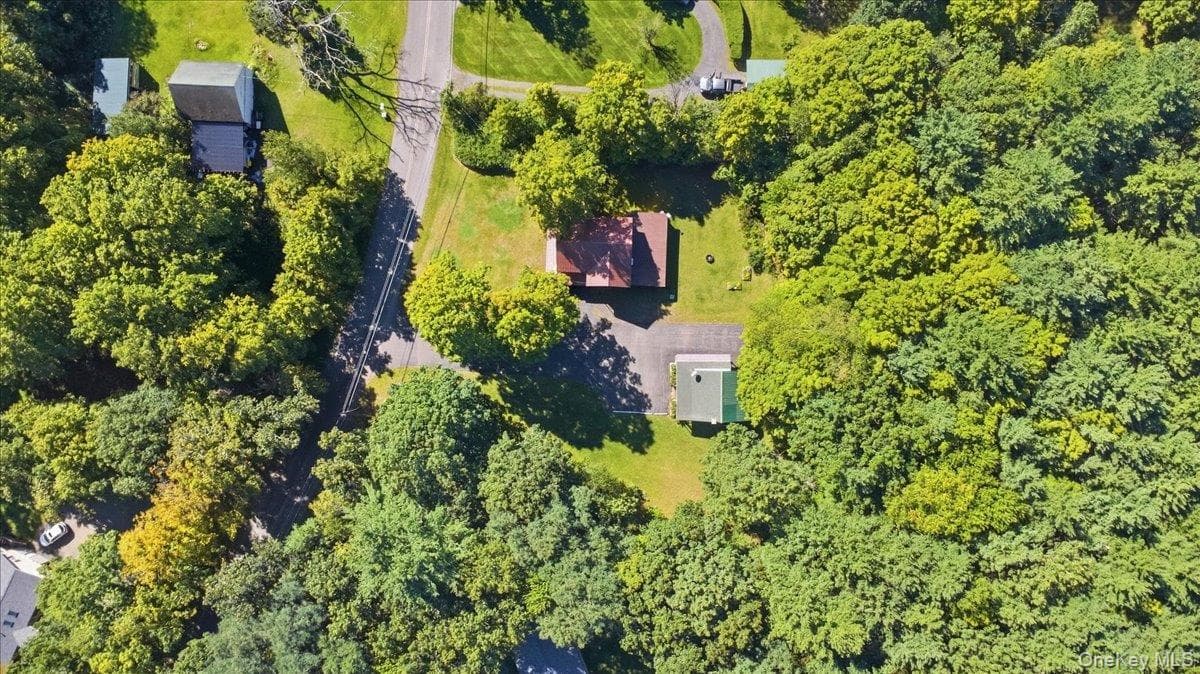 695 & 698 South Rd. thumbnail 28