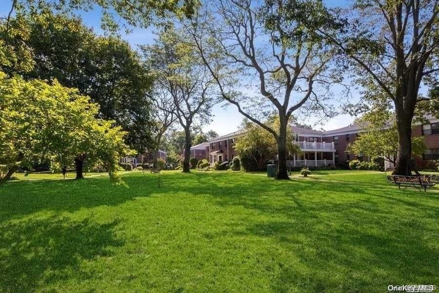 1213 E Broadway Unit: B24 thumbnail 24