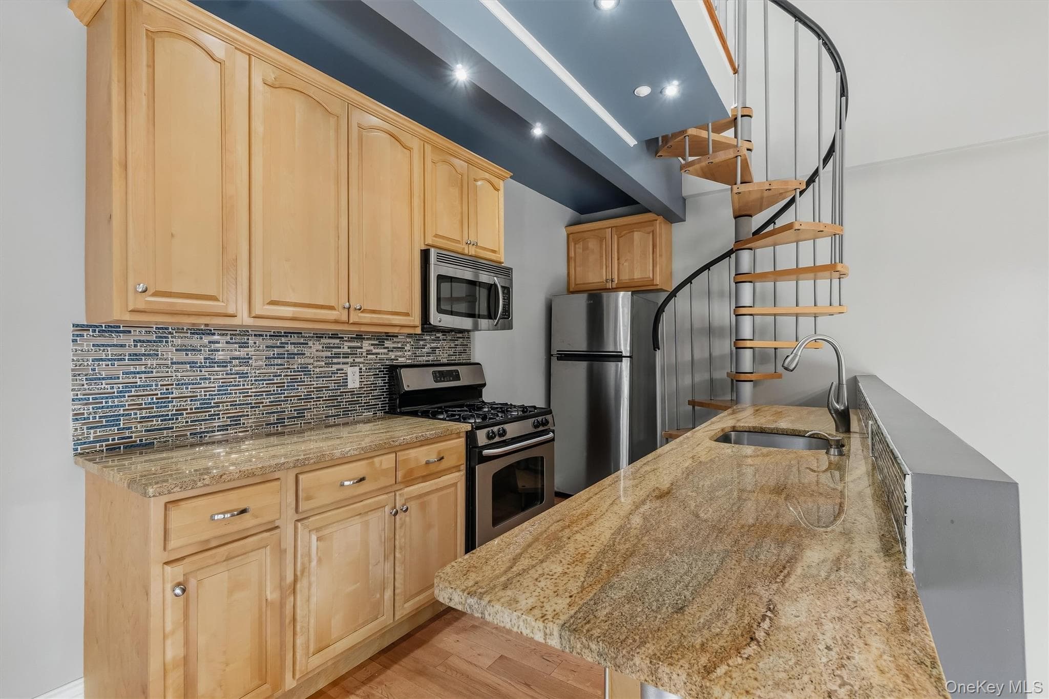 88 Broadway Unit: PH4 thumbnail 16