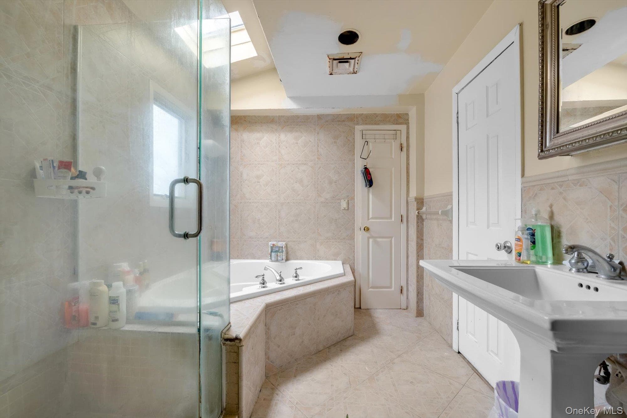 1509 Hewlett Avenue thumbnail 12