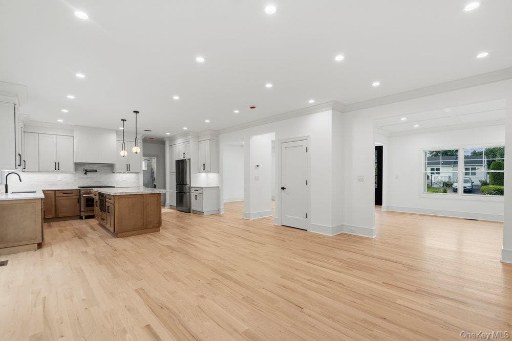 93 Morton Boulevard thumbnail 12