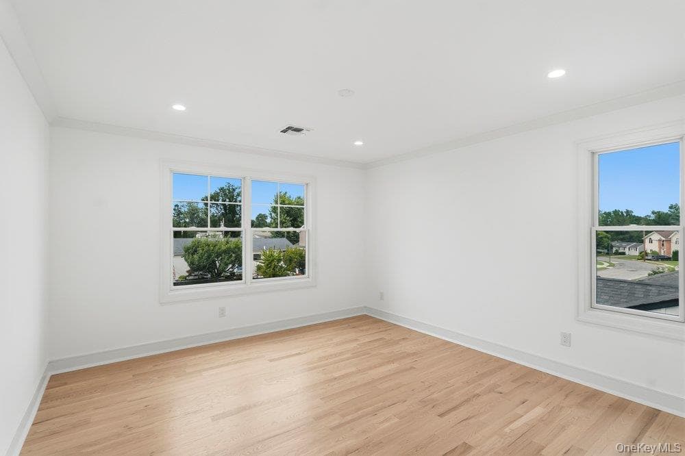 93 Morton Boulevard thumbnail 25