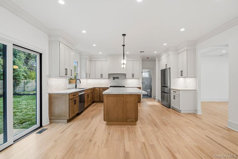 93 Morton Boulevard thumbnail 17