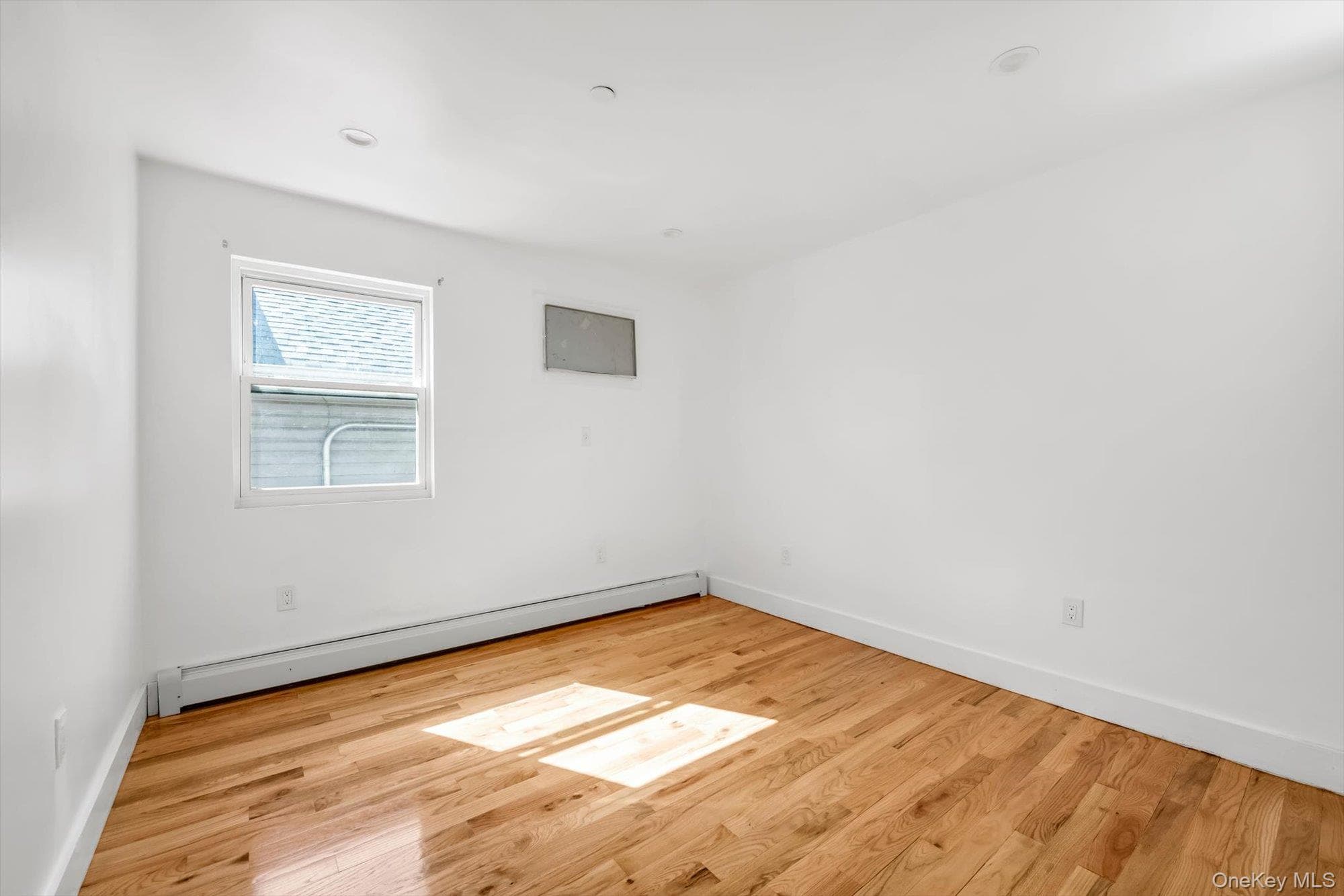 2437 Beach Channel Drive thumbnail 19