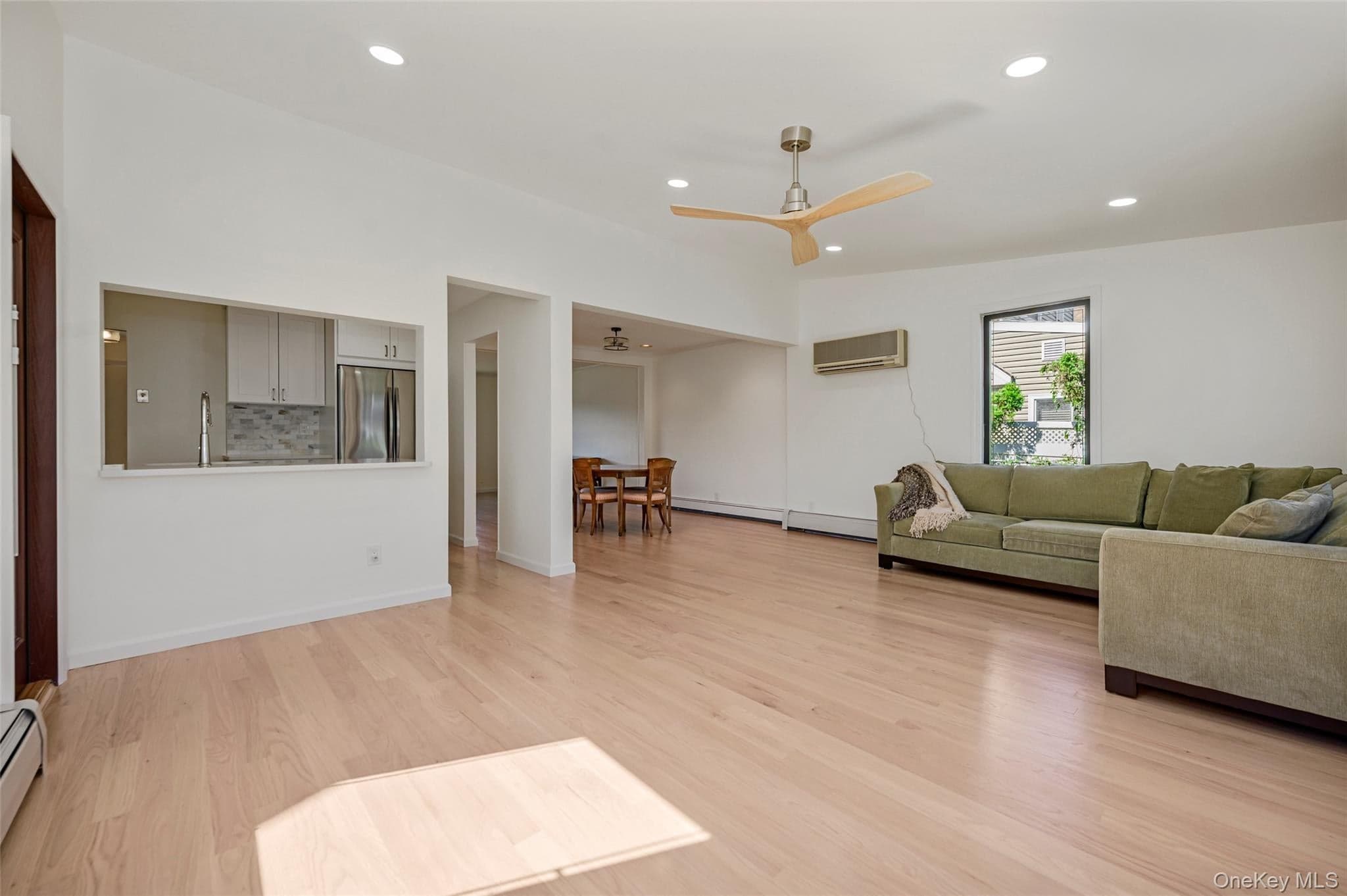 190 W Waukena Avenue thumbnail 9