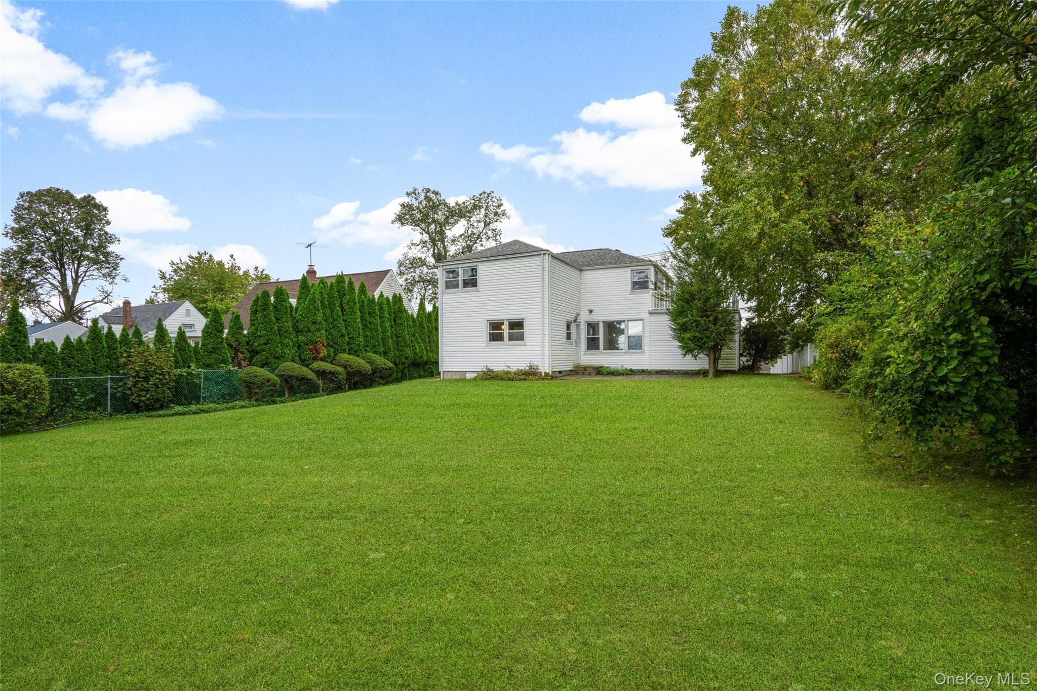 47 Whitman Road thumbnail 21