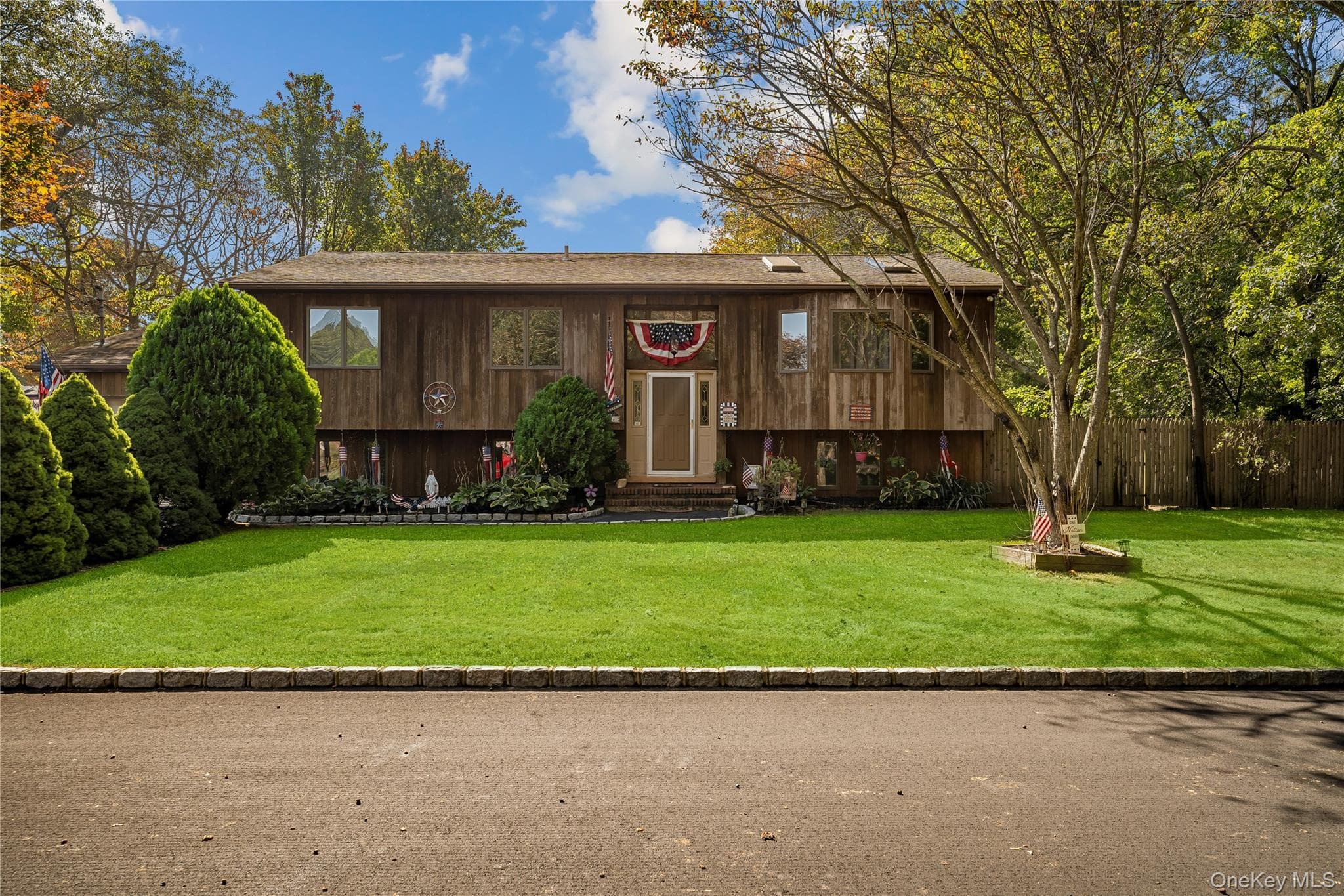 14 Mineola Street photo 1