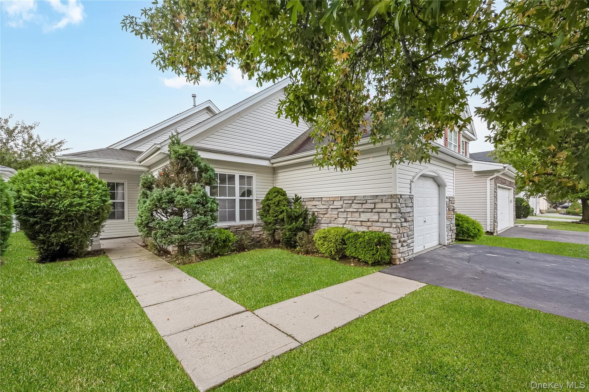14 Sophia Drive, Middle Island
