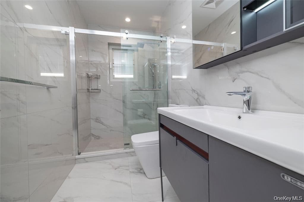 550 E Harrison Street thumbnail 35