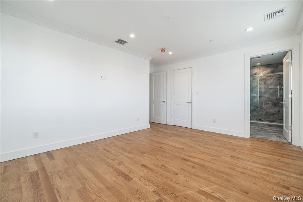 550 E Harrison Street thumbnail 17