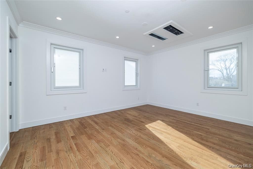 550 E Harrison Street thumbnail 29