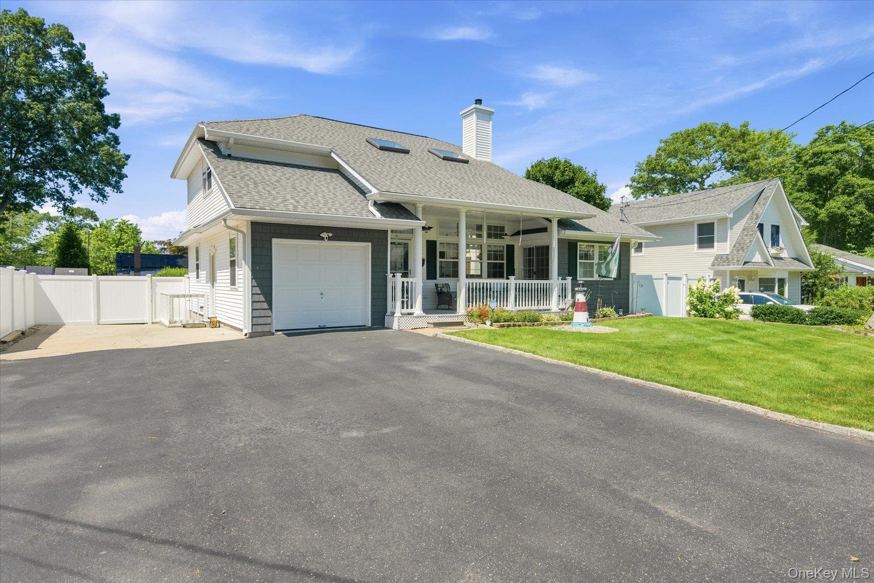 85 Maple Road photo 1