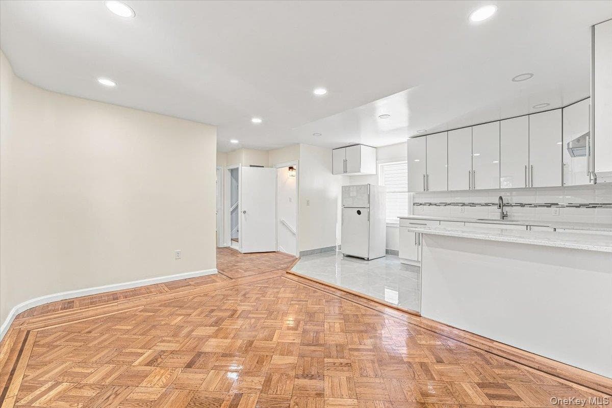 8402 Smedley Street thumbnail 14