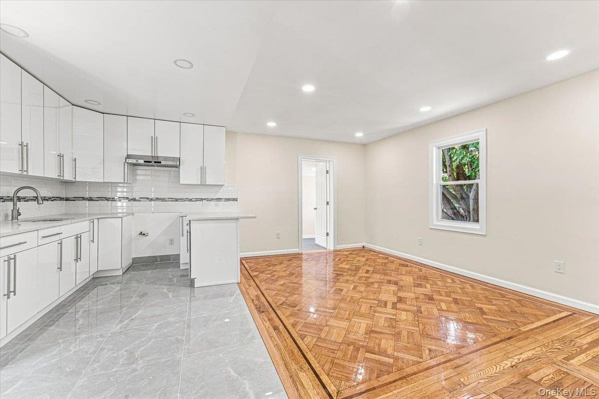 8402 Smedley Street thumbnail 13