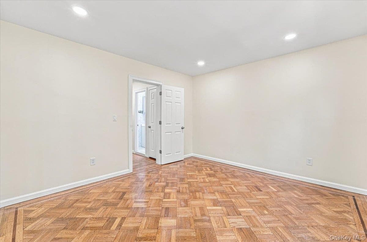 8402 Smedley Street thumbnail 21