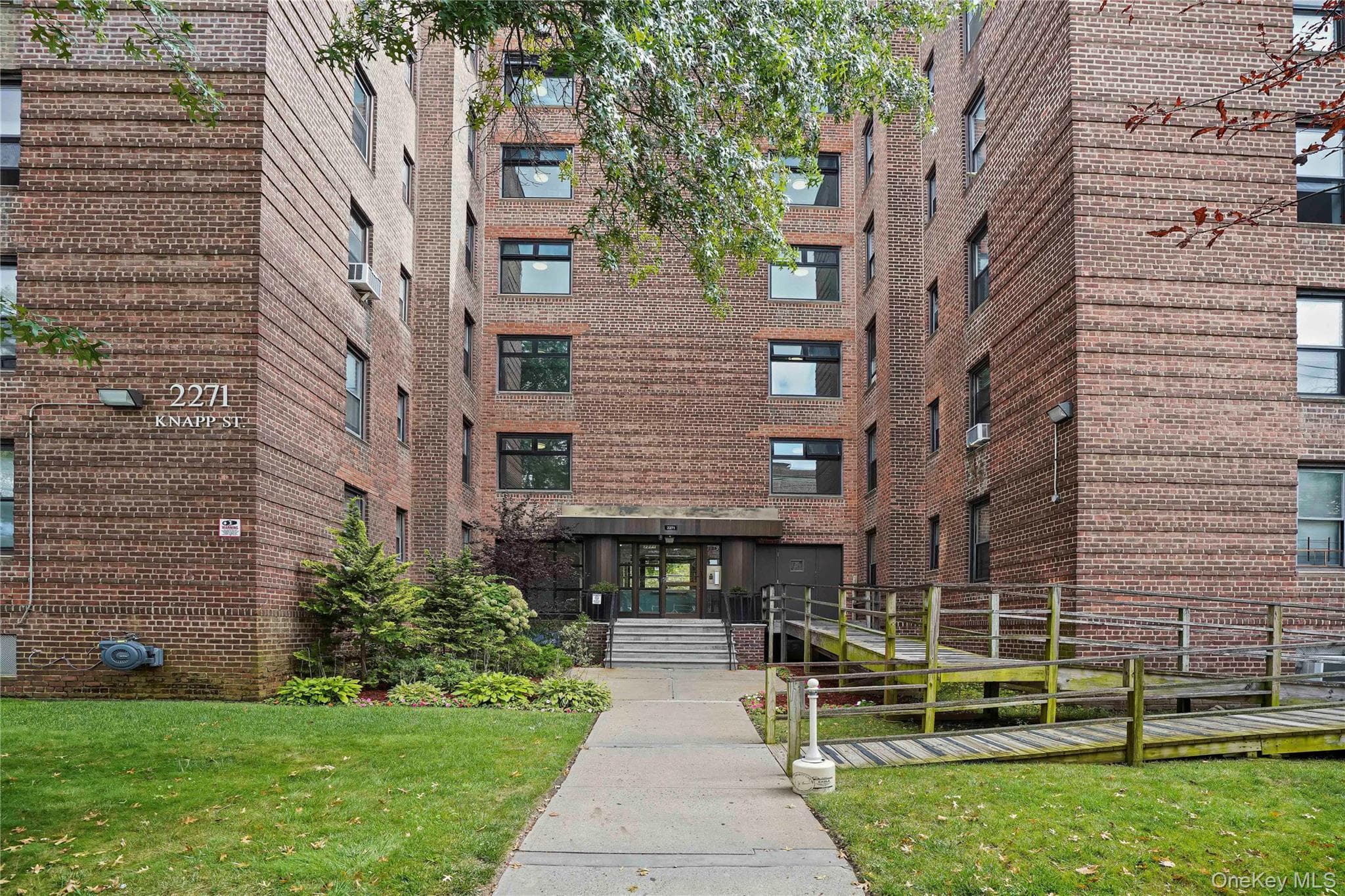2271 Knapp Street Unit: 5D thumbnail 2