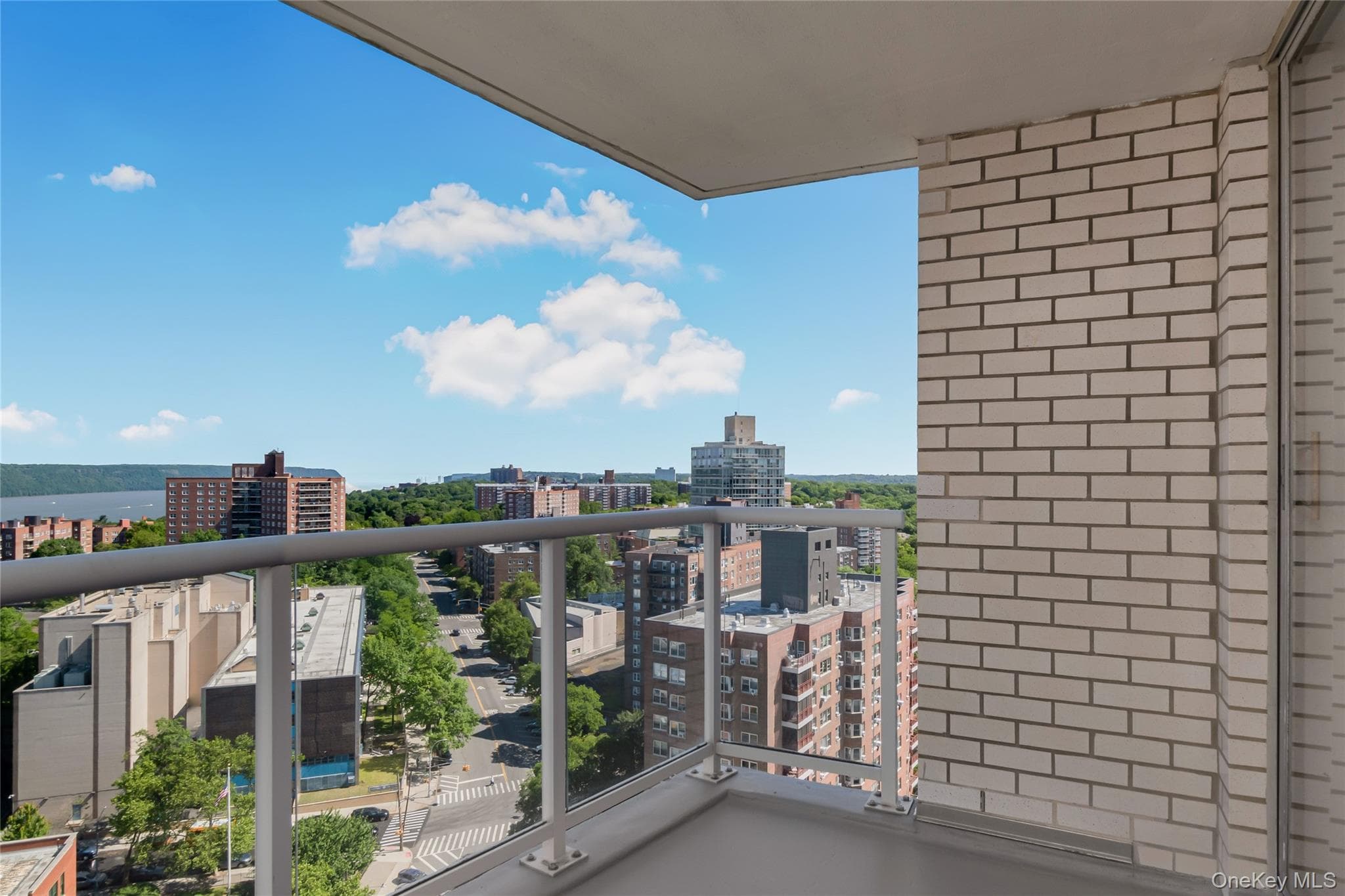 3333 Henry Hudson Parkway Unit: 21R thumbnail 4