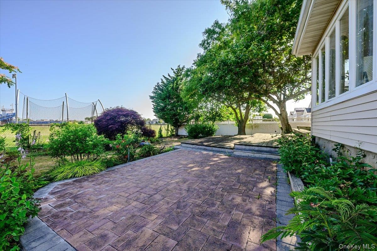 330 Harbor Drive thumbnail 8