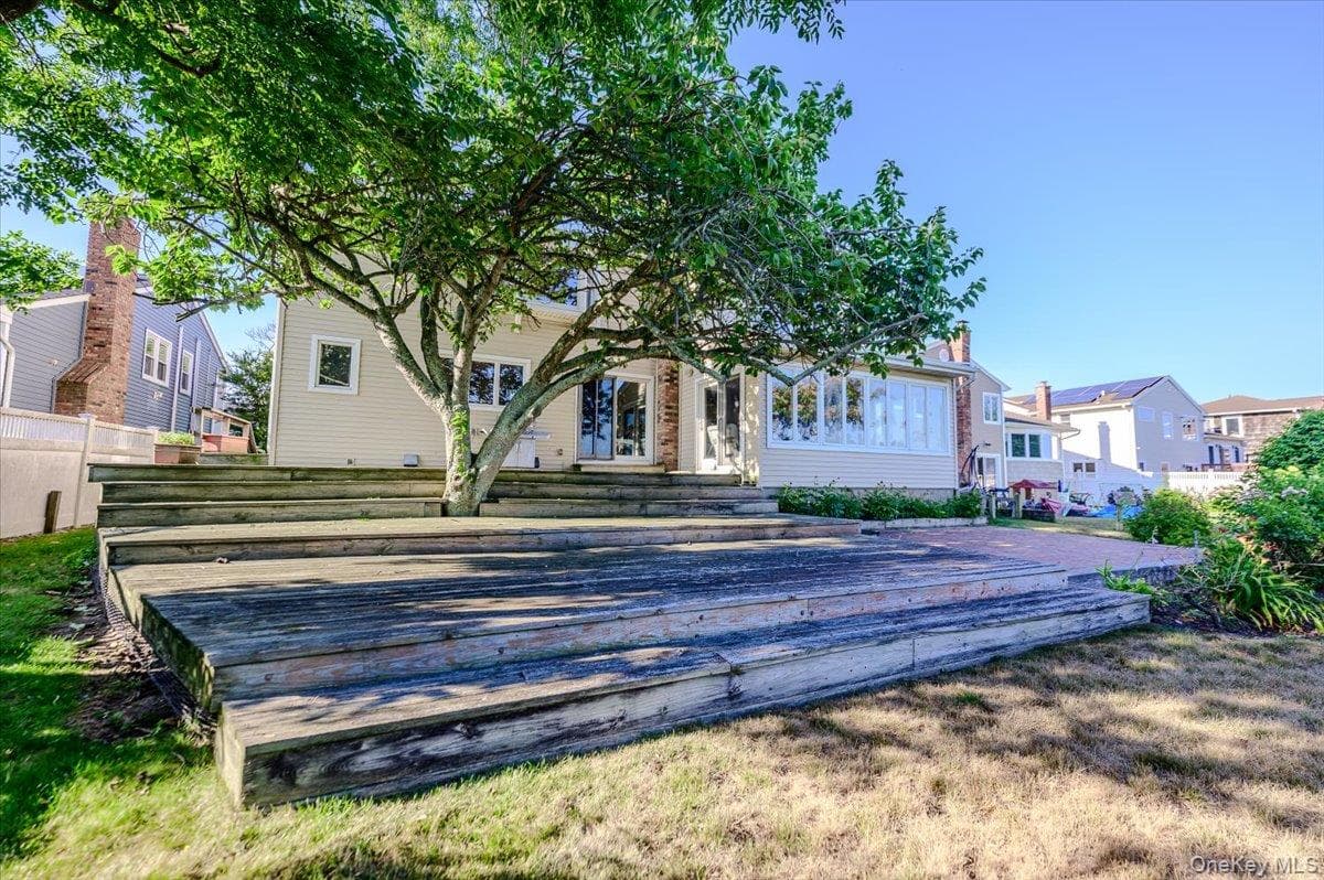 330 Harbor Drive thumbnail 6