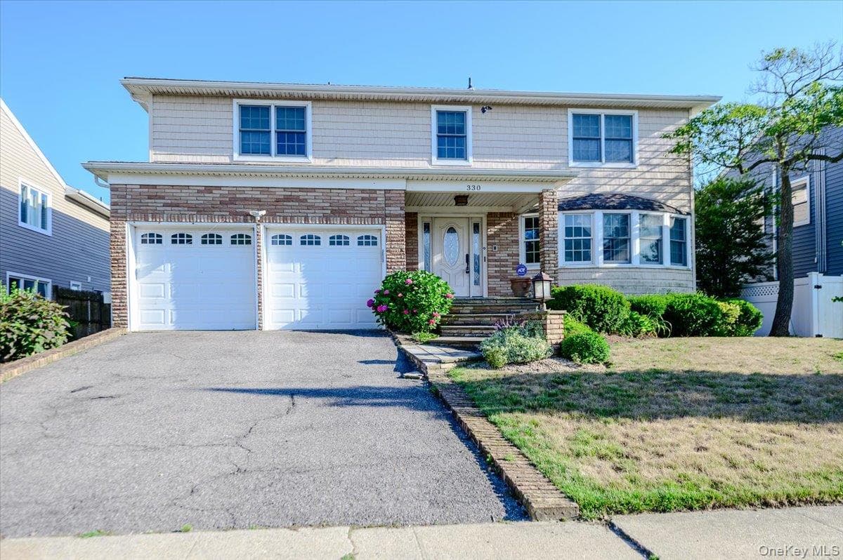 330 Harbor Drive photo 1