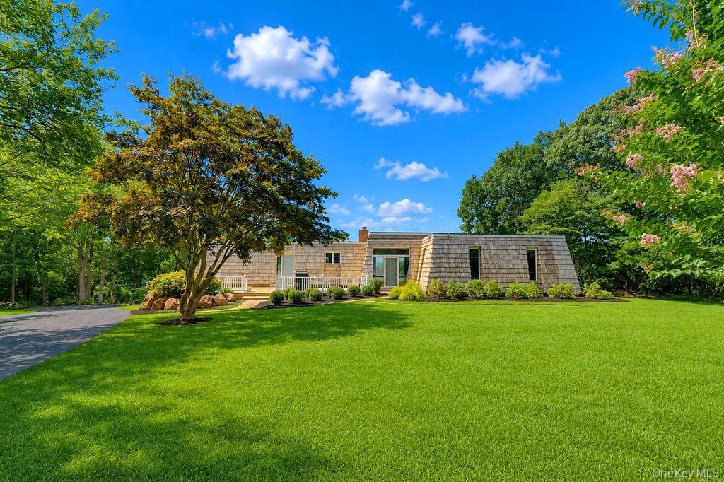 9305 Soundview Avenue, Southold