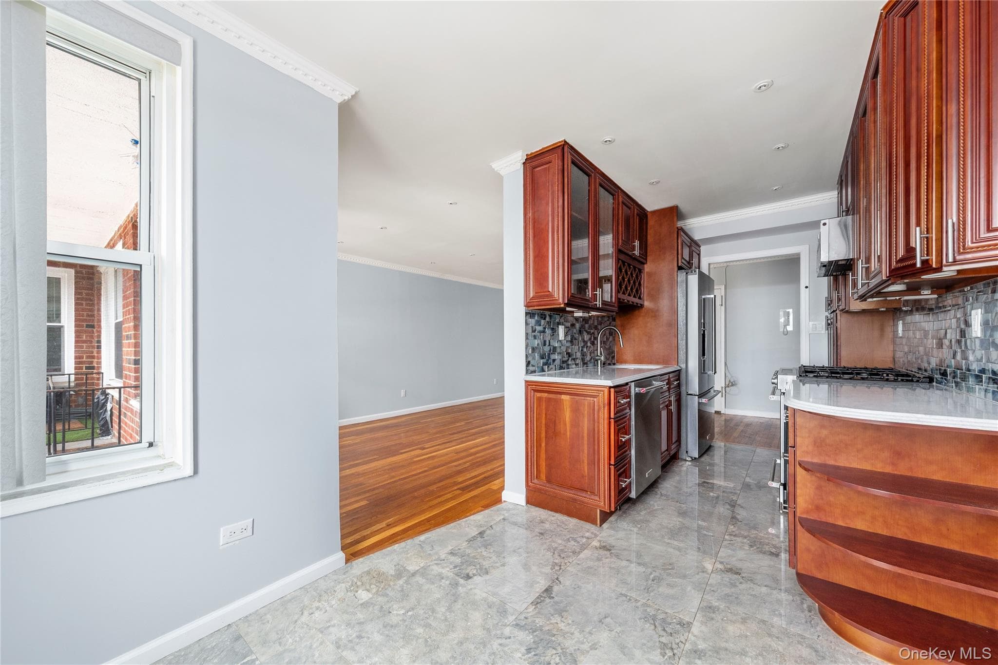 60th Street 34th Avenue Unit: 6D thumbnail 2