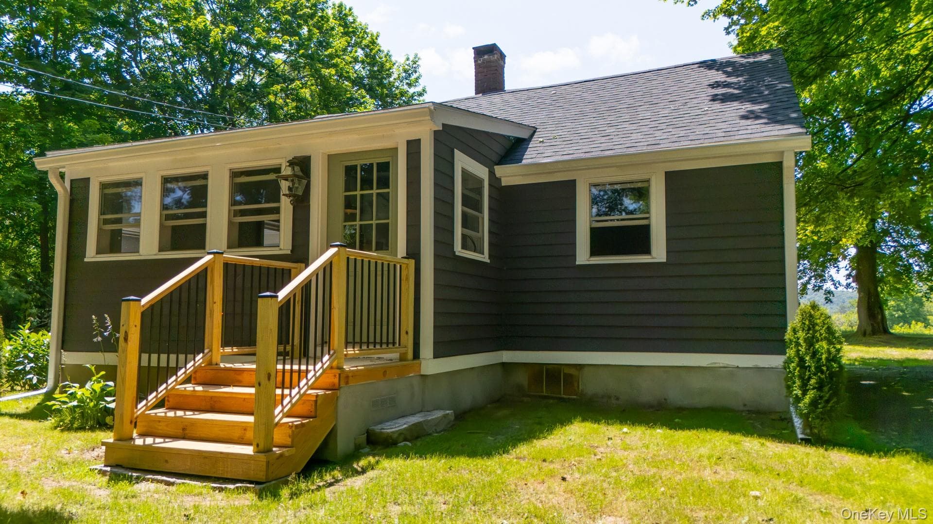 90 State Line Road, Millerton