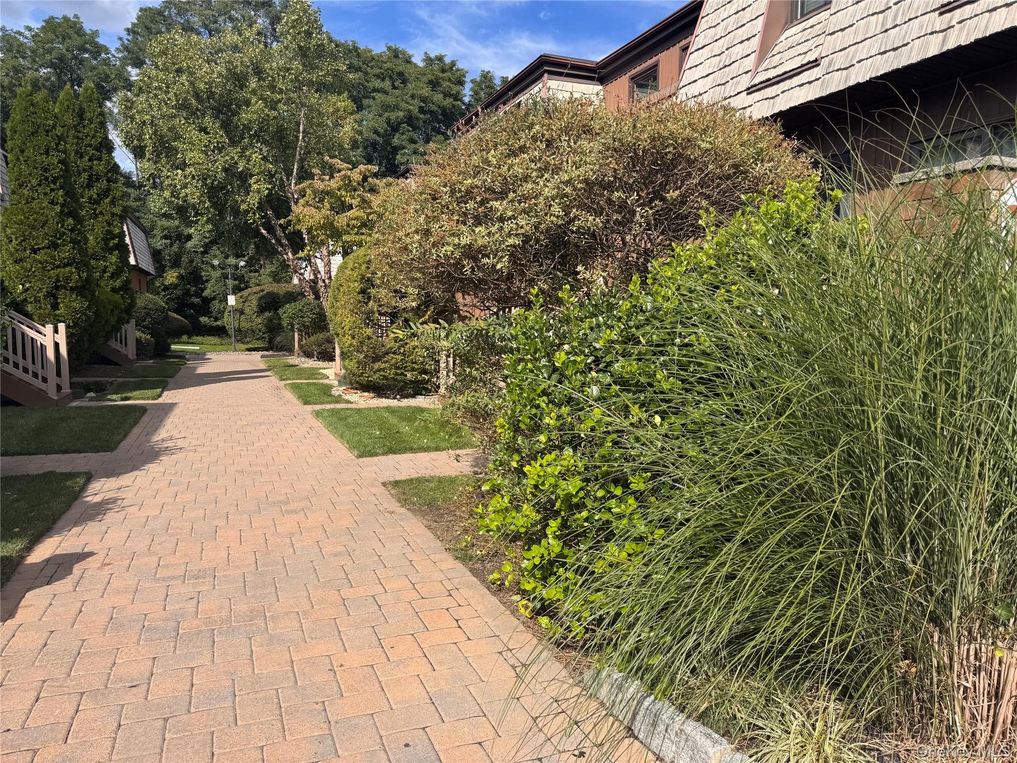27 Heritage Drive Unit: A thumbnail 2