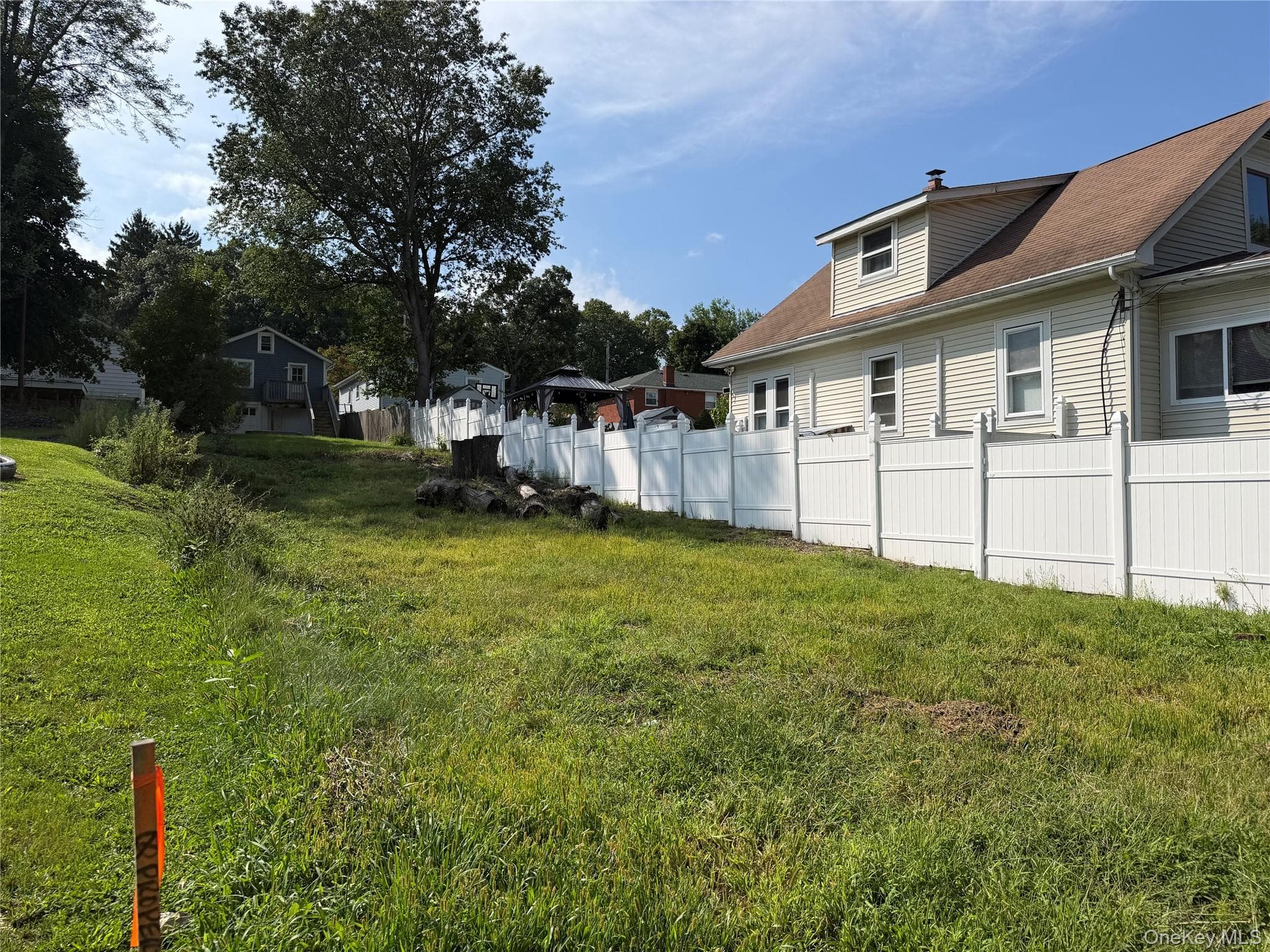 93 Fowler Avenue thumbnail 3