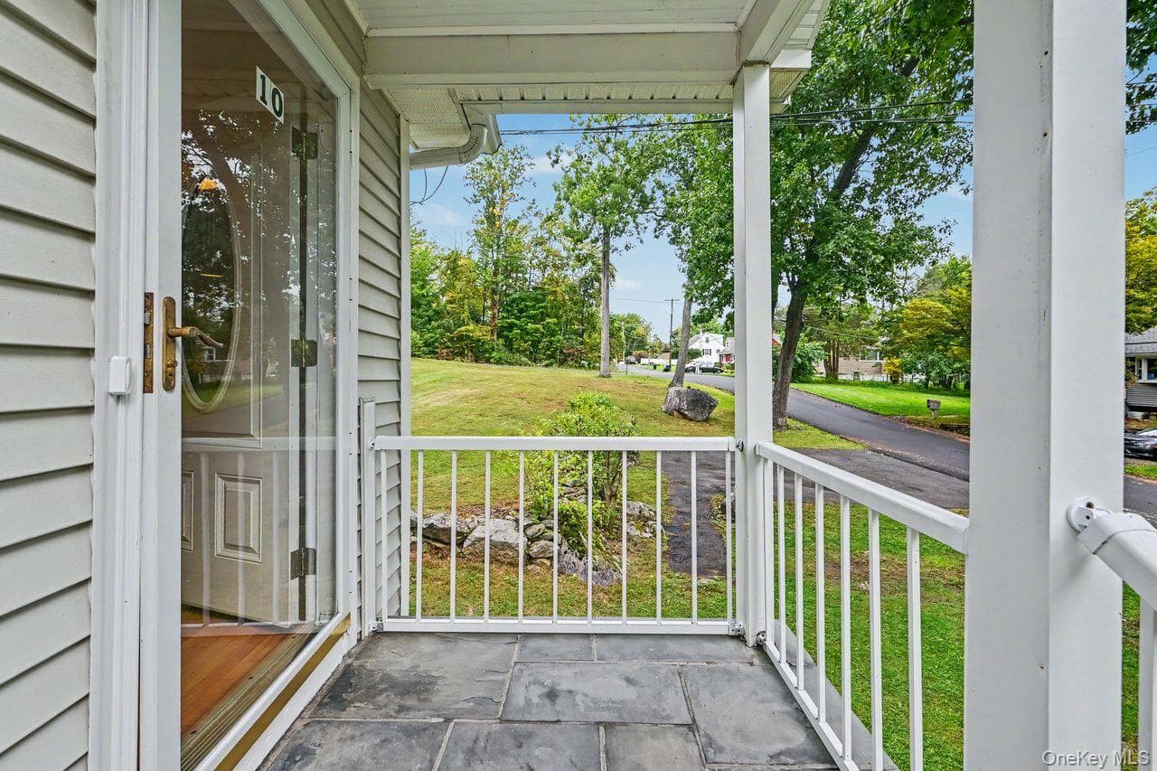 10 Palisades Road thumbnail 3