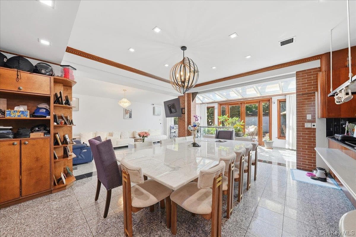 3828 Bedford Avenue thumbnail 11