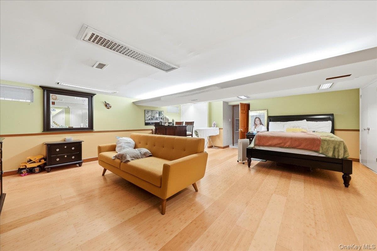 3828 Bedford Avenue thumbnail 32