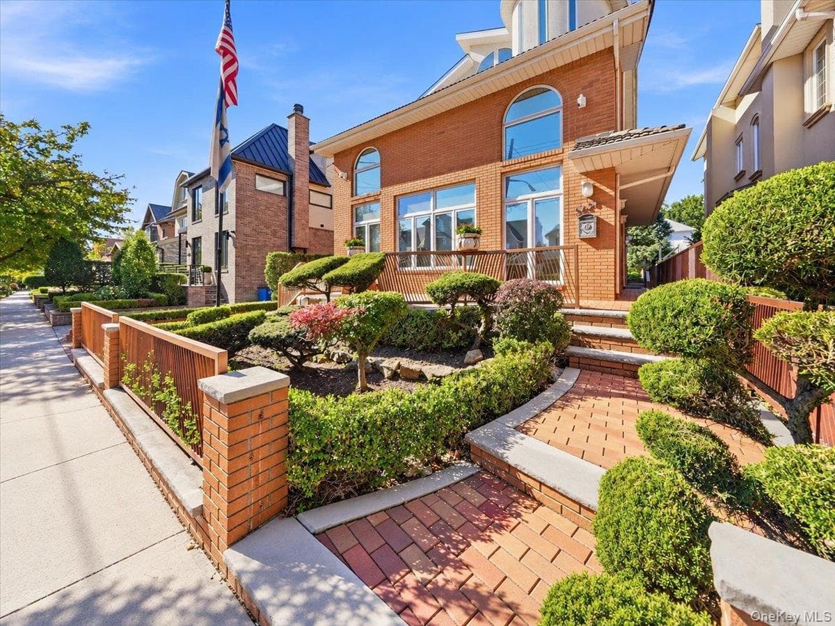 3828 Bedford Avenue thumbnail 5