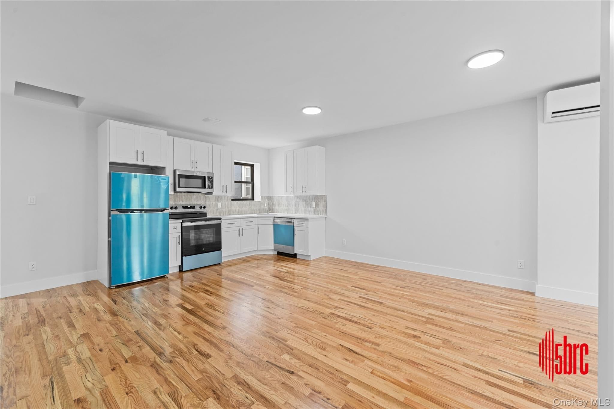 405 Miller Avenue thumbnail 12