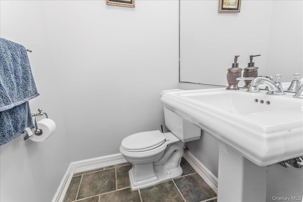1091 Westminster Avenue thumbnail 19