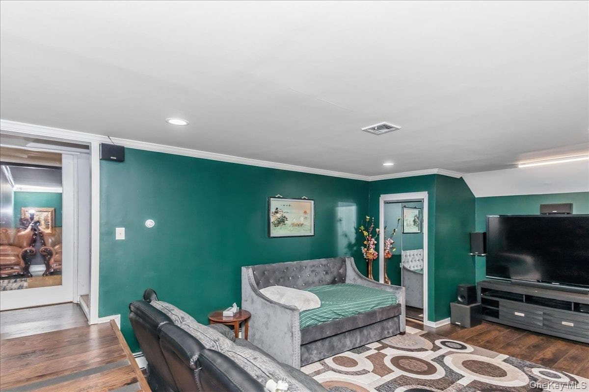 1091 Westminster Avenue thumbnail 17