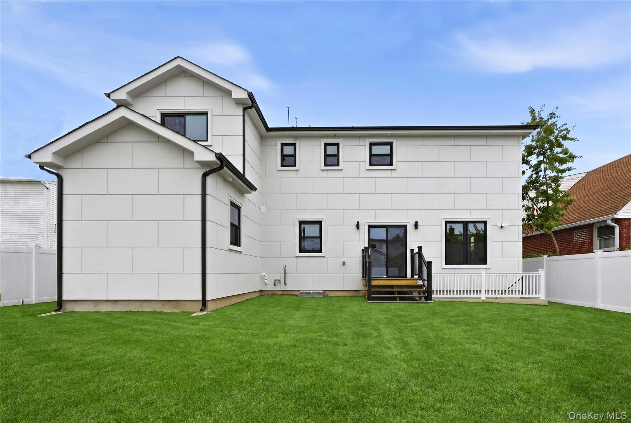1104 Washington Avenue thumbnail 4